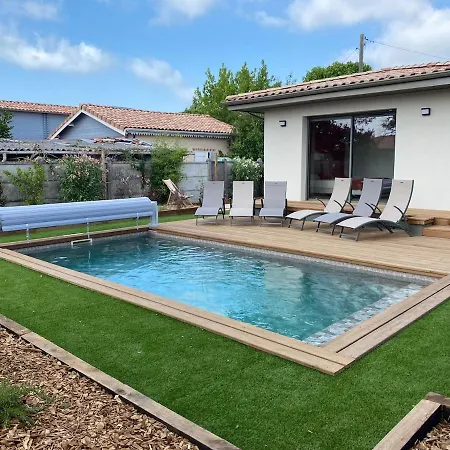 La Girondoise Avec Piscine Chauffee 别墅 *